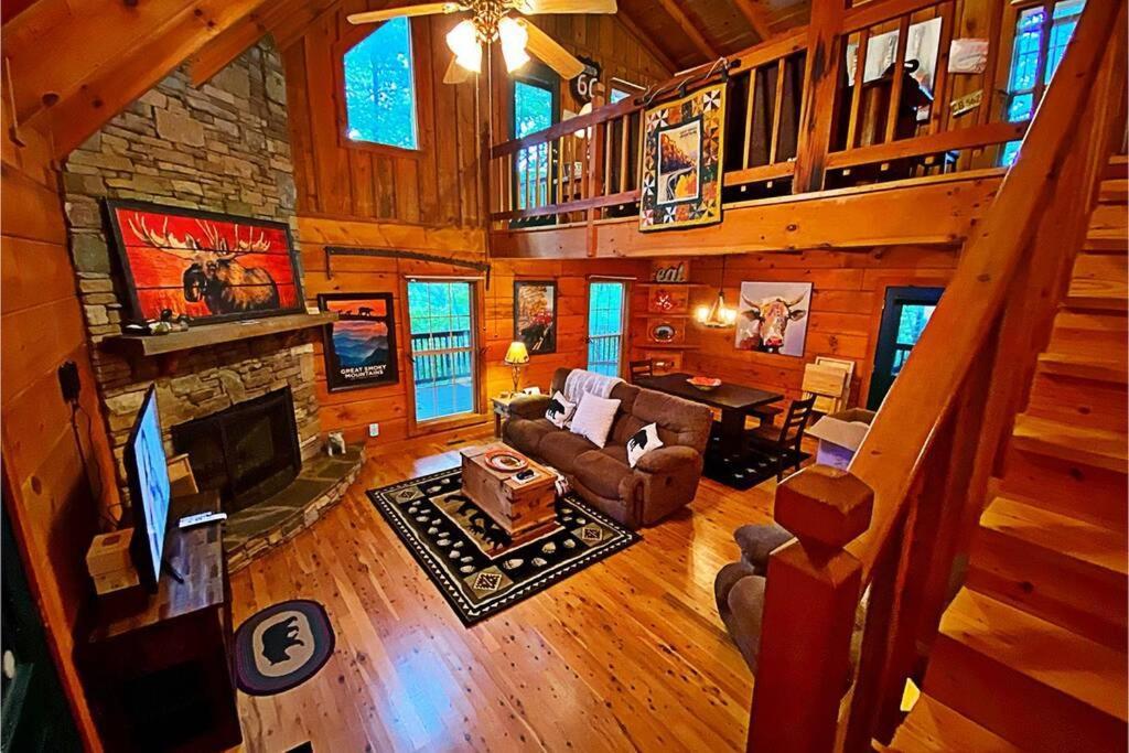 Gypsy Road - Privacy! Log Cabin With Hot Tub, Wifi, Directv And Arcade Sevierville Dış mekan fotoğraf