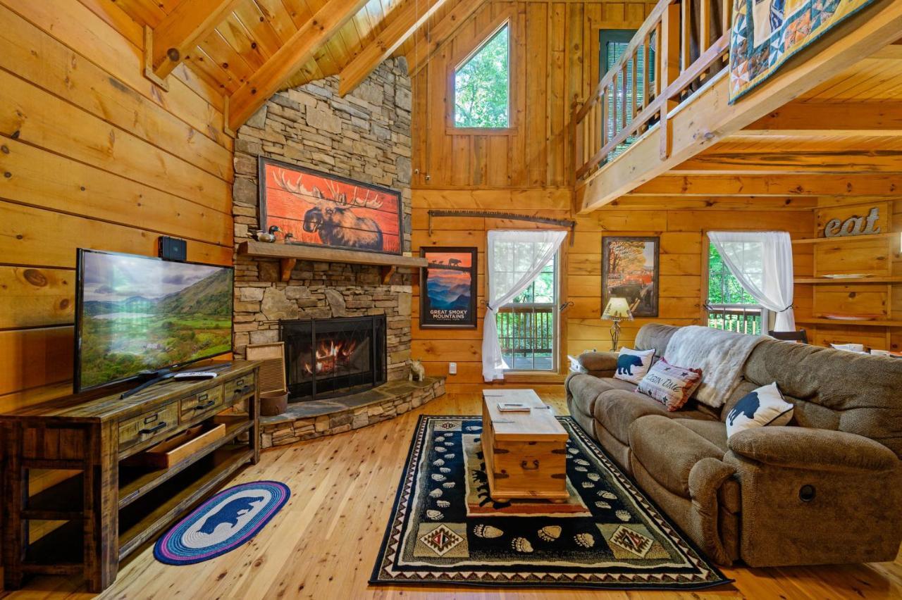 Gypsy Road - Privacy! Log Cabin With Hot Tub, Wifi, Directv And Arcade Sevierville Dış mekan fotoğraf