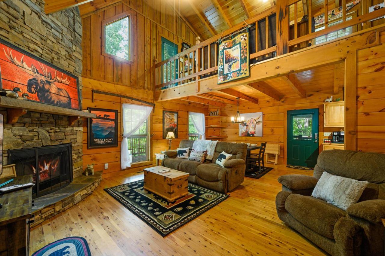 Gypsy Road - Privacy! Log Cabin With Hot Tub, Wifi, Directv And Arcade Sevierville Dış mekan fotoğraf