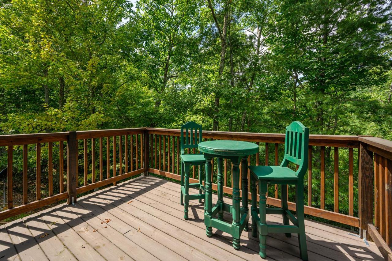 Gypsy Road - Privacy! Log Cabin With Hot Tub, Wifi, Directv And Arcade Sevierville Dış mekan fotoğraf