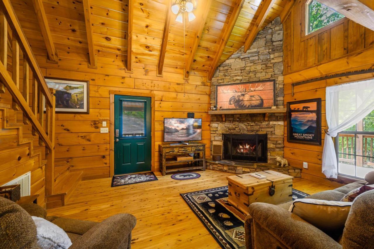 Gypsy Road - Privacy! Log Cabin With Hot Tub, Wifi, Directv And Arcade Sevierville Dış mekan fotoğraf