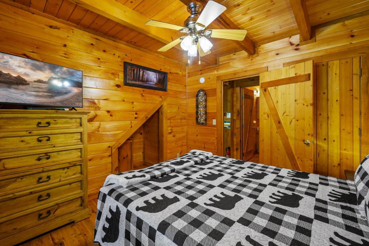 Gypsy Road - Privacy! Log Cabin With Hot Tub, Wifi, Directv And Arcade Sevierville Dış mekan fotoğraf