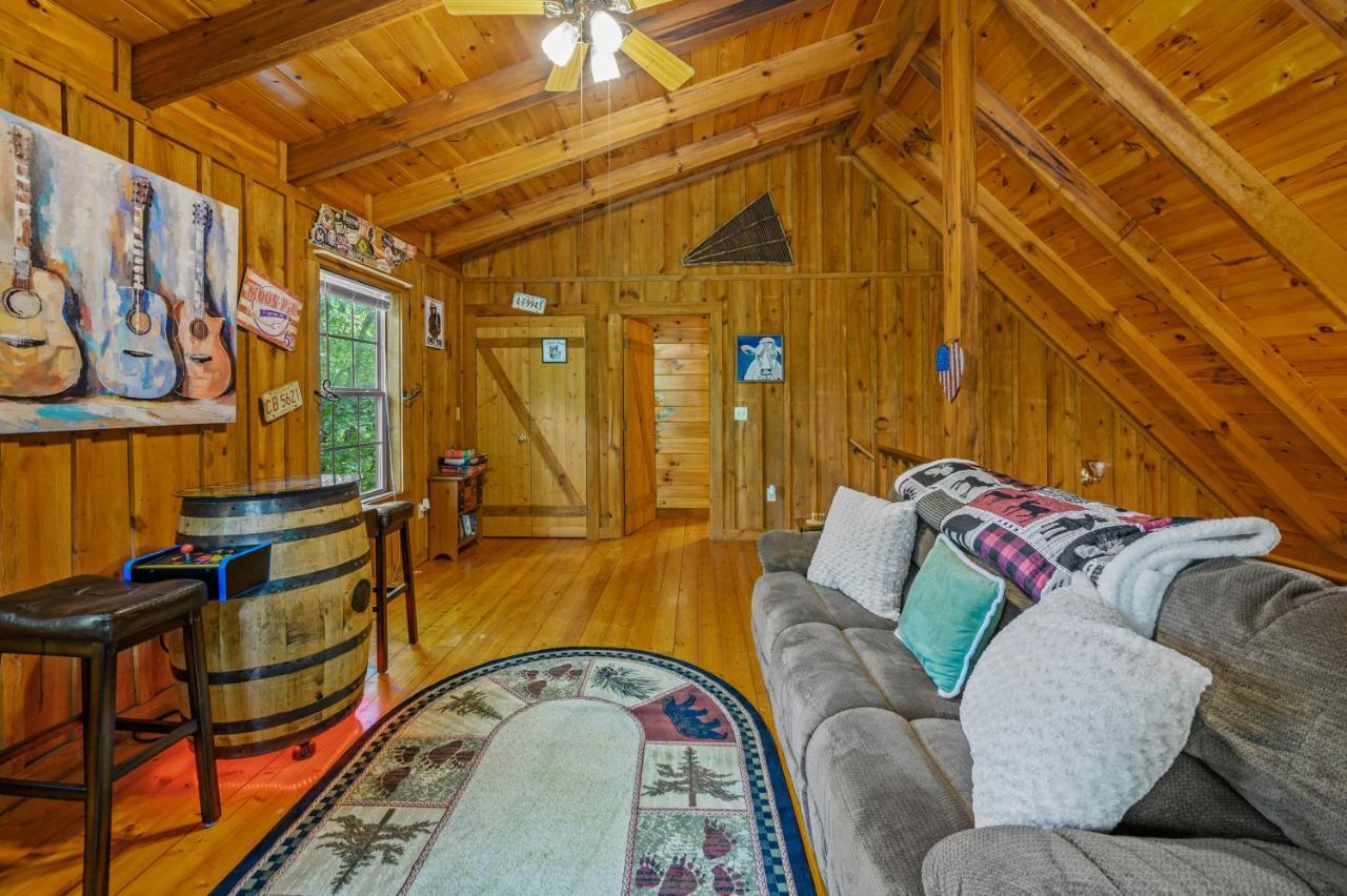 Gypsy Road - Privacy! Log Cabin With Hot Tub, Wifi, Directv And Arcade Sevierville Dış mekan fotoğraf
