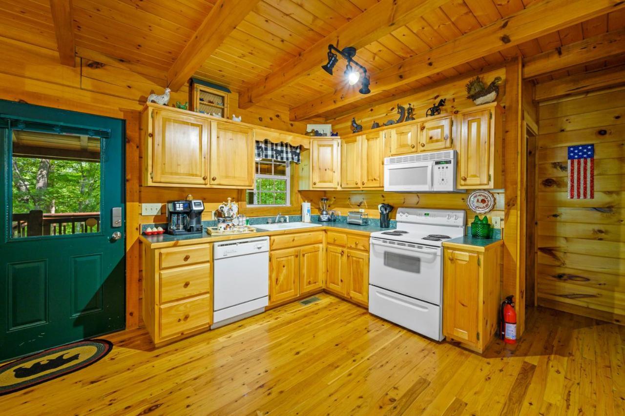 Gypsy Road - Privacy! Log Cabin With Hot Tub, Wifi, Directv And Arcade Sevierville Dış mekan fotoğraf