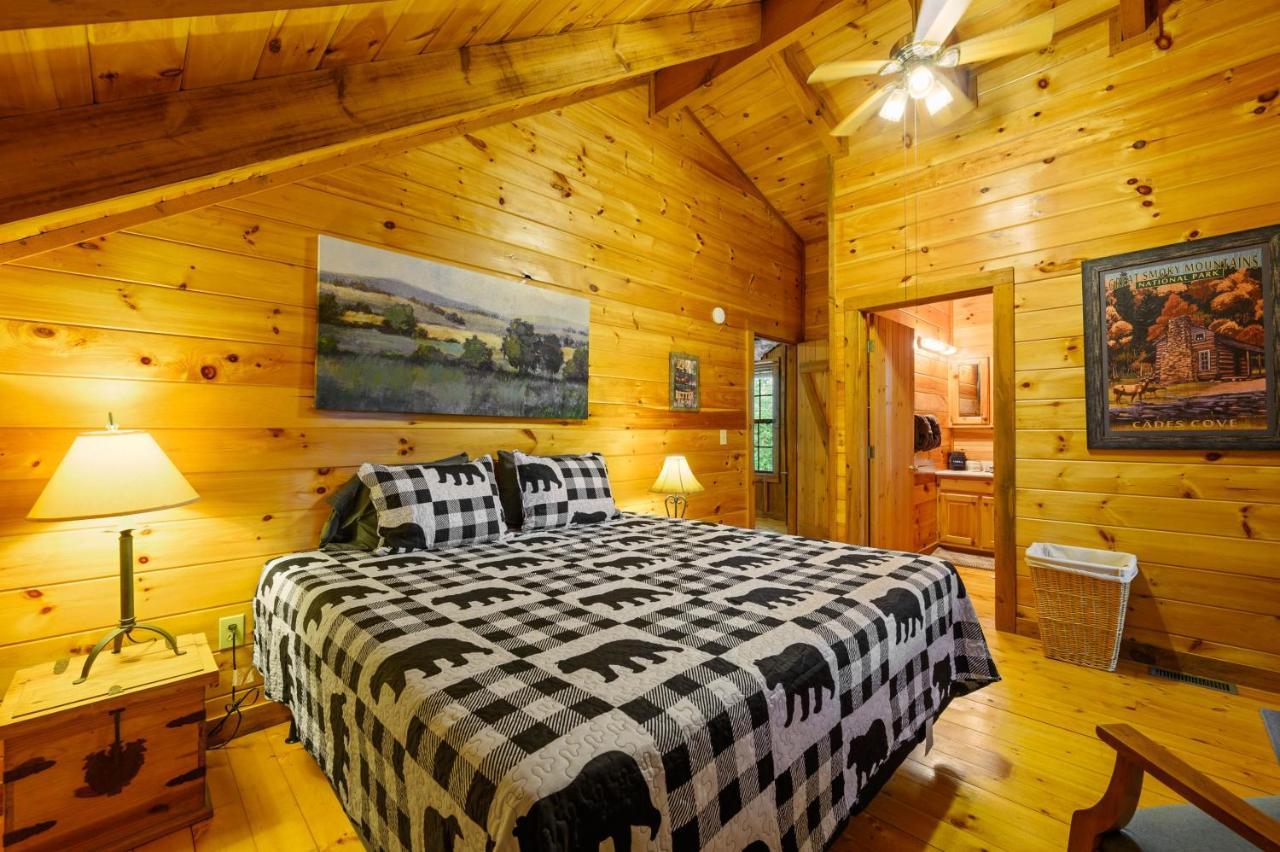 Gypsy Road - Privacy! Log Cabin With Hot Tub, Wifi, Directv And Arcade Sevierville Dış mekan fotoğraf
