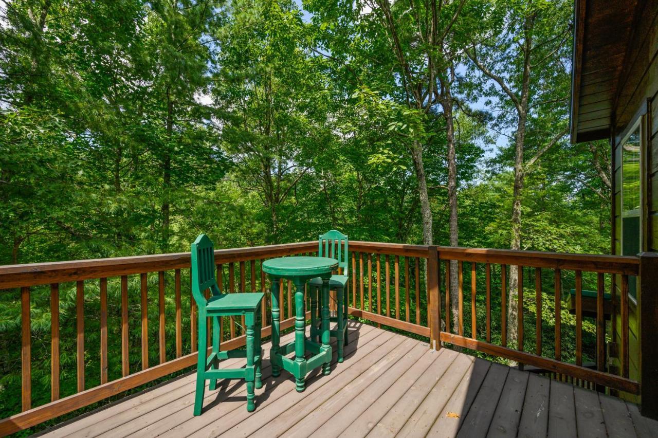 Gypsy Road - Privacy! Log Cabin With Hot Tub, Wifi, Directv And Arcade Sevierville Dış mekan fotoğraf