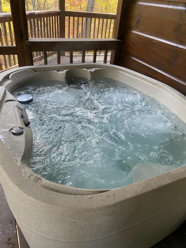Gypsy Road - Privacy! Log Cabin With Hot Tub, Wifi, Directv And Arcade Sevierville Dış mekan fotoğraf